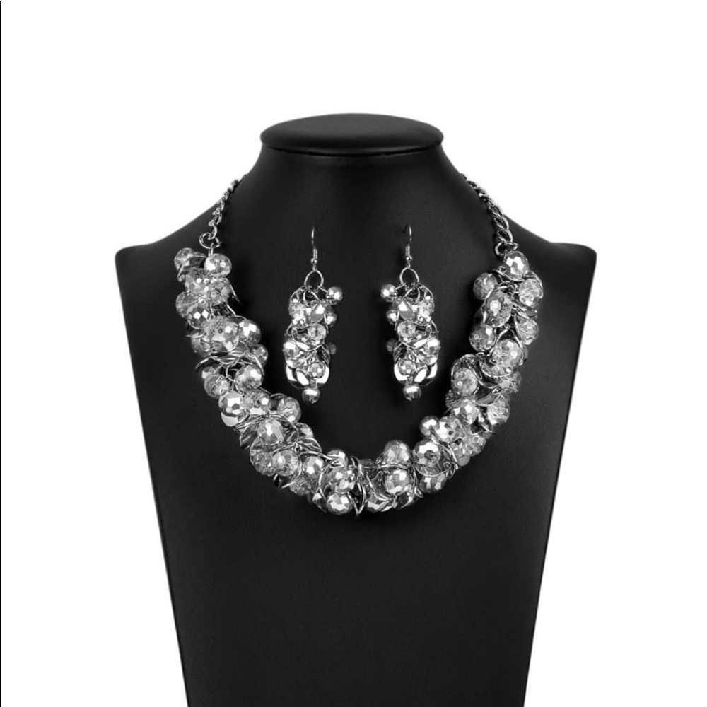 Beautiful Z Collection Signature Series Necklace ❤️❤️